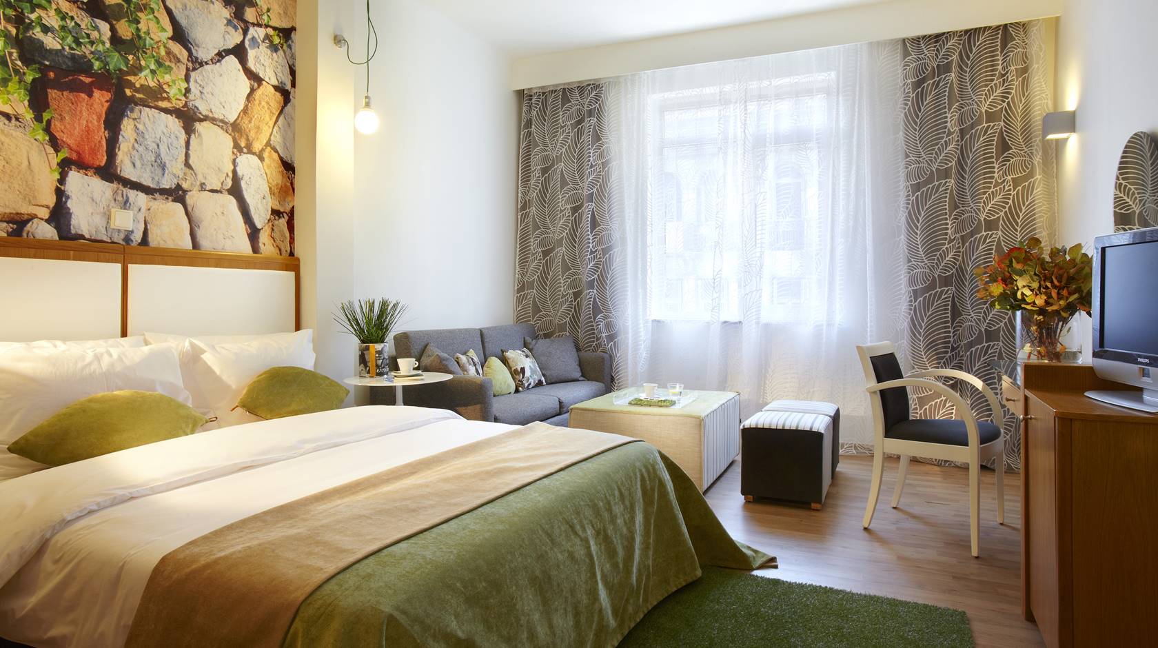 city hotel thessaloniki junior suite city view 3
